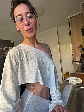 SOFIASWEETSECRETT online show from 11/12/25, 11:25