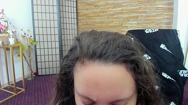 AishaRouhi online show from 11/27/25, 05:52