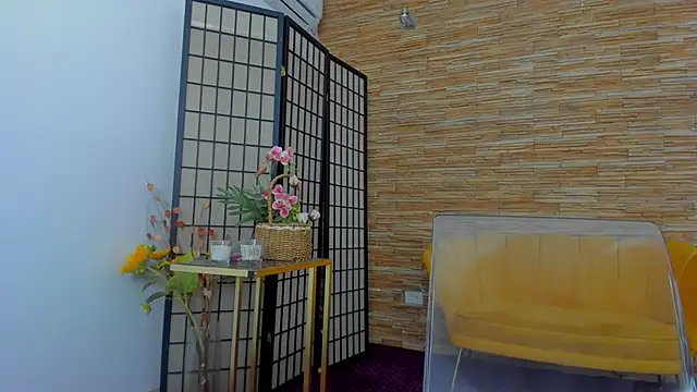 AishaRouhi online show from 09/10/25, 04:00