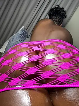 Hugemassivebootie online show from 05/21/26, 06:49