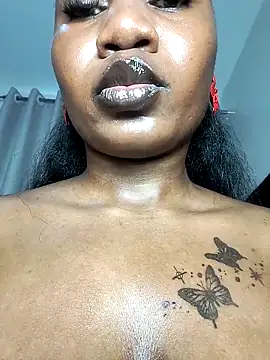 Hugemassivebootie online show from 04/11/26, 10:41