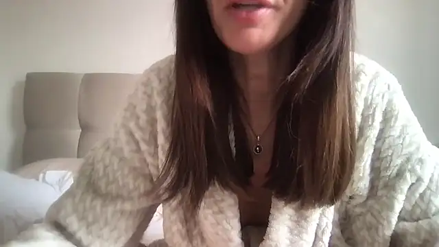 paolajonez online show from 10/02/25, 04:54