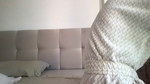 paolajonez online show from 09/15/25, 06:52