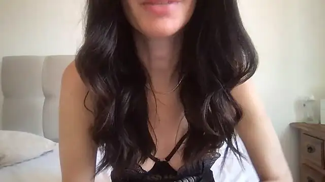 paolajonez online show from 02/16/26, 01:32