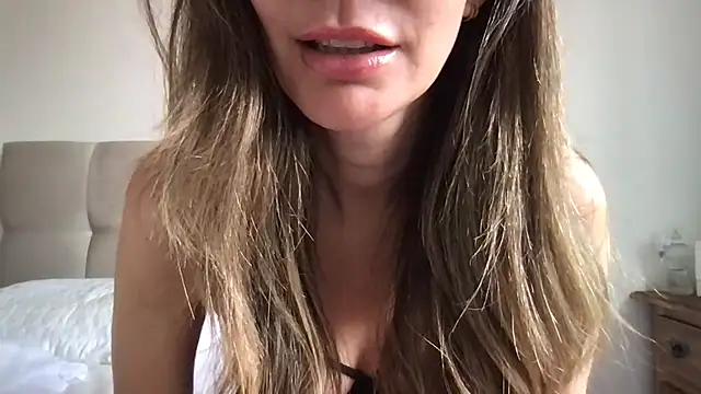 paolajonez online show from 03/15/25, 12:24