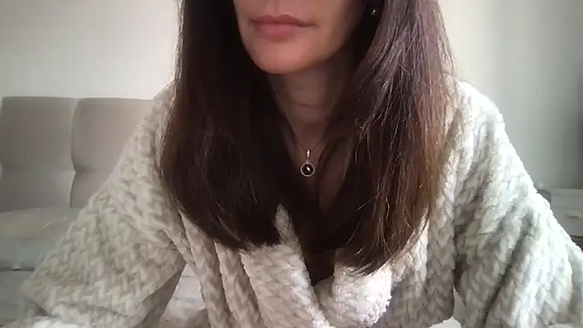 paolajonez online show from 09/17/25, 05:37