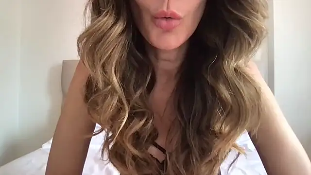 paolajonez online show from 03/07/25, 03:39