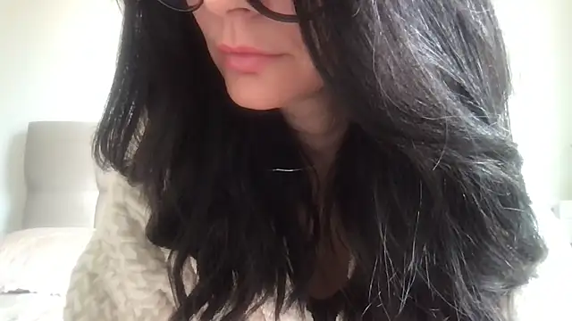 paolajonez online show from 11/20/25, 01:01