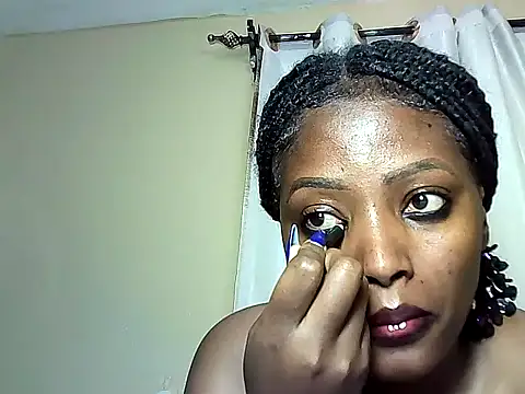 Snapshot of nanaswee chatting on 07/13/26, 04:28 nanaswee online show from 07/13/26, 04:28