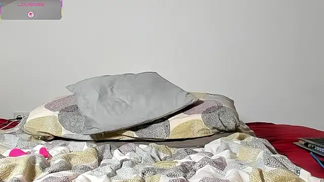 laurasommer online show from 10/30/25, 09:11