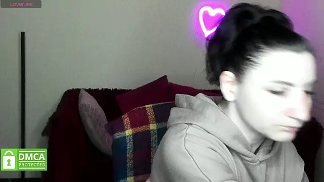 Muse kitty jenia online show from 11/12/25, 06:23