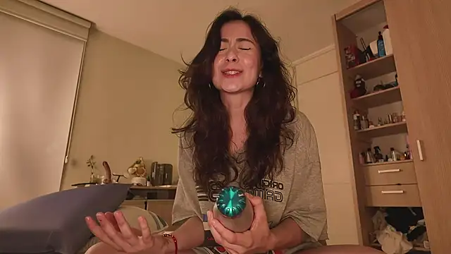 Snapshot of juanasnz99 chatting on 07/05/26, 03:00 juanasnz99 online show from 07/05/26, 03:00