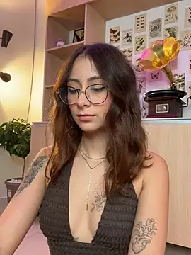 Snapshot of juanasnz99 chatting on 01/27/25, 01:37 juanasnz99 online show from 01/27/25, 01:37