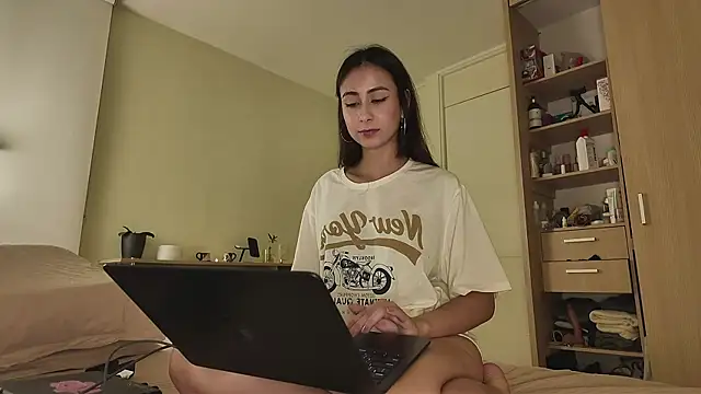Snapshot of juanasnz99 chatting on 09/22/25, 02:39 juanasnz99 online show from 09/22/25, 02:39