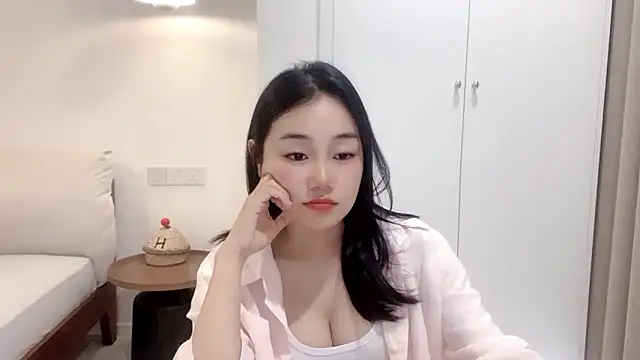 cloud8822 online show from 06/05/26, 06:52