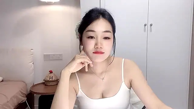 cloud8822 online show from 04/23/26, 01:02