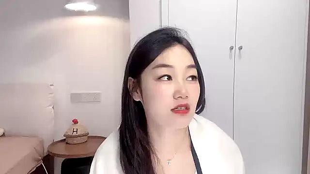 cloud8822 online show from 04/24/26, 06:59