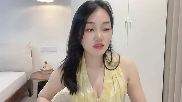 Snapshot of cloud8822 chatting on 06/29/26, 01:22 cloud8822 online show from 06/29/26, 01:22