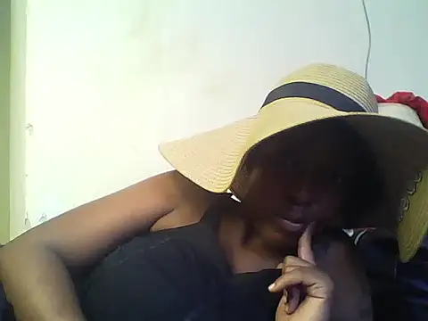 Snapshot of Sexxy_bre chatting on 01/28/25, 10:34 Sexxy bre online show from 01/28/25, 10:34