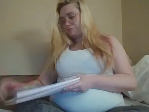 Lalalynn online show from 04/11/26, 02:52