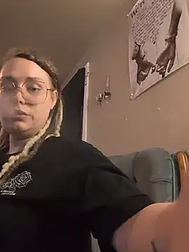 Snapshot of Lalalynn chatting on 07/21/26, 04:14 Lalalynn online show from 07/21/26, 04:14