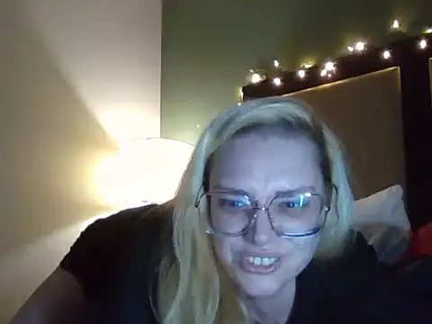 Lalalynn online show from 04/12/26, 10:51