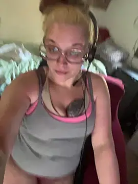 Lalalynn online show from 11/17/25, 10:25