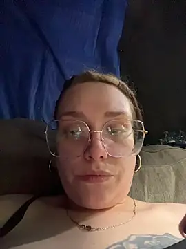 Snapshot of Lalalynn chatting on 06/20/26, 04:28 Lalalynn online show from 06/20/26, 04:28