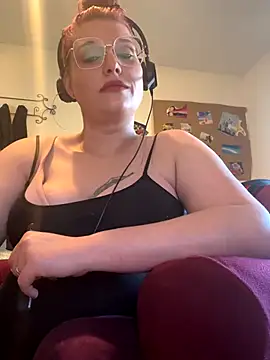 Lalalynn online show from 11/13/25, 07:40