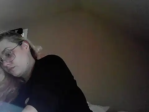 Lalalynn online show from 05/01/26, 07:41