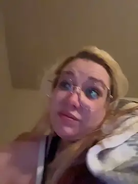 Lalalynn online show from 05/10/26, 01:14