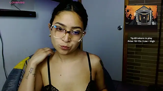 helenacyruss online show from 11/06/25, 10:58