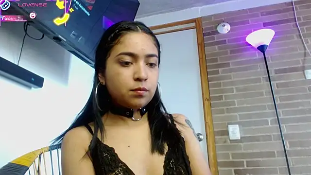 helenacyruss online show from 10/25/25, 04:18