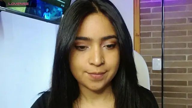 helenacyruss online show from 11/21/25, 05:23