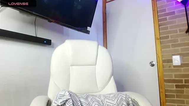 helenacyruss online show from 11/22/25, 02:27