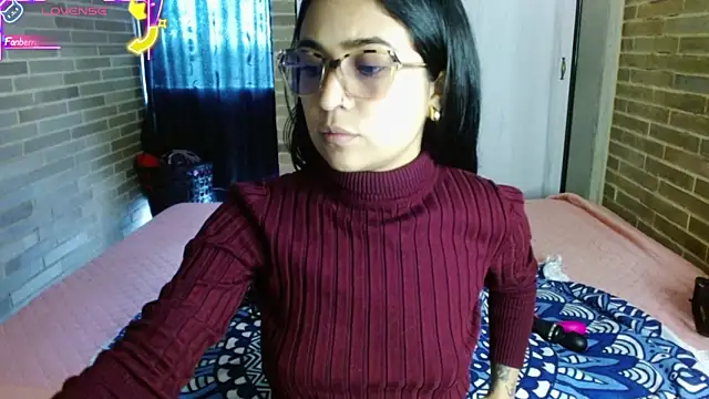 helenacyruss online show from 10/14/25, 07:03