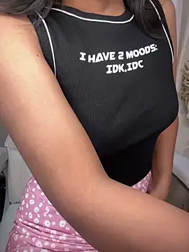 LeisyXO online show from 02/09/25, 08:02