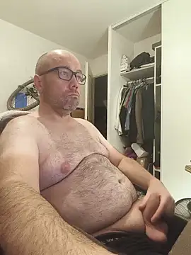 Snapshot of veryverybigdick45 chatting on 06/15/26, 10:20 veryverybigdick45 online show from 06/15/26, 10:20