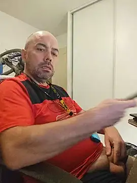 Snapshot of veryverybigdick45 chatting on 06/11/26, 10:18 veryverybigdick45 online show from 06/11/26, 10:18