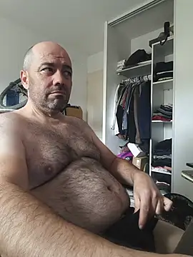 Snapshot of veryverybigdick45 chatting on 06/02/26, 10:37 veryverybigdick45 online show from 06/02/26, 10:37