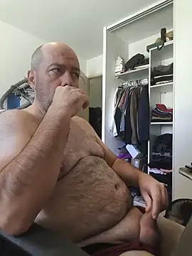 Snapshot of veryverybigdick45 chatting on 06/15/26, 10:04 veryverybigdick45 online show from 06/15/26, 10:04
