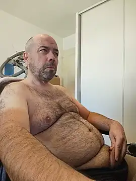 Snapshot of veryverybigdick45 chatting on 06/12/26, 10:24 veryverybigdick45 online show from 06/12/26, 10:24