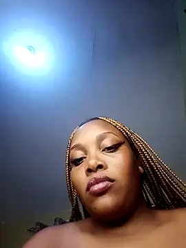 Snapshot of Queenshaz01 chatting on 02/27/25, 04:21 Queenshaz01 online show from 02/27/25, 04:21
