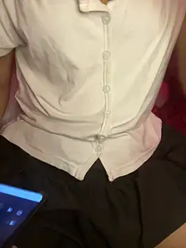 trieungoclnt online show from 05/19/26, 07:59