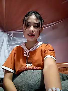 Snapshot of trieungoclnt chatting on 11/12/25, 03:21 trieungoclnt online show from 11/12/25, 03:21