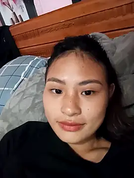 Snapshot of trieungoclnt chatting on 10/29/25, 04:00 trieungoclnt online show from 10/29/25, 04:00