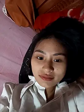 Snapshot of trieungoclnt chatting on 11/13/25, 10:19 trieungoclnt online show from 11/13/25, 10:19