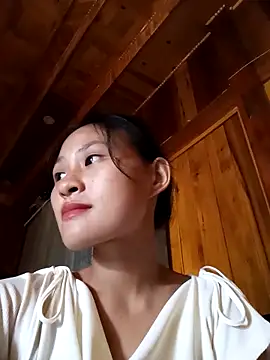 Snapshot of trieungoclnt chatting on 09/18/25, 04:04 trieungoclnt online show from 09/18/25, 04:04