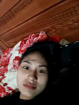 Snapshot of trieungoclnt chatting on 11/19/25, 05:18 trieungoclnt online show from 11/19/25, 05:18