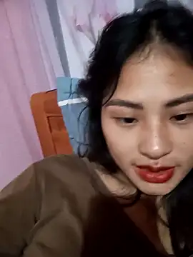 Snapshot of trieungoclnt chatting on 10/25/25, 05:39 trieungoclnt online show from 10/25/25, 05:39